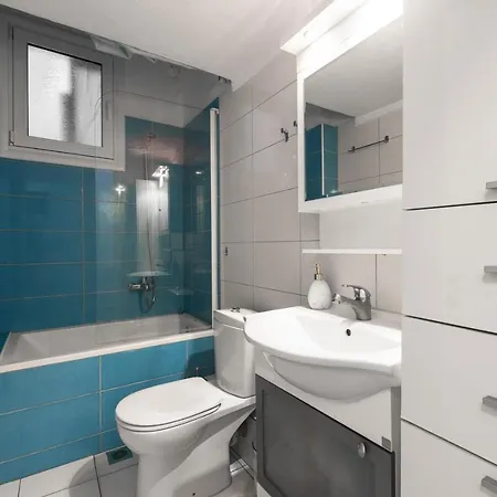 F & B Collection - Flat For 6 *