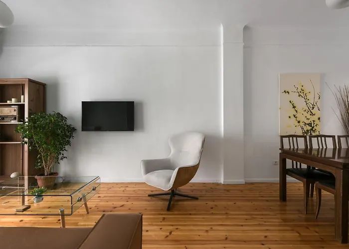 F & B Collection - Flat For 6 Apartment