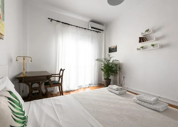 Apartment F & B Collection - Flat For 6 *