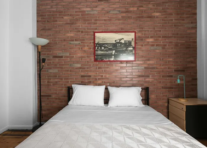 F & B Collection - Flat For 6